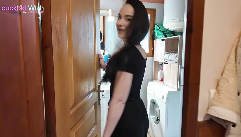 ALICE D pee teasing